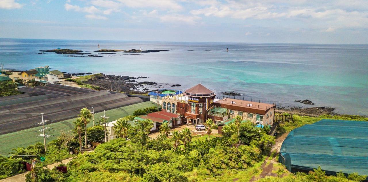 Castle Pool Resort Jeju Exterior foto